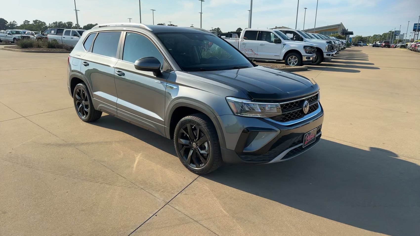 2023 Volkswagen Taos SE - Photo 3