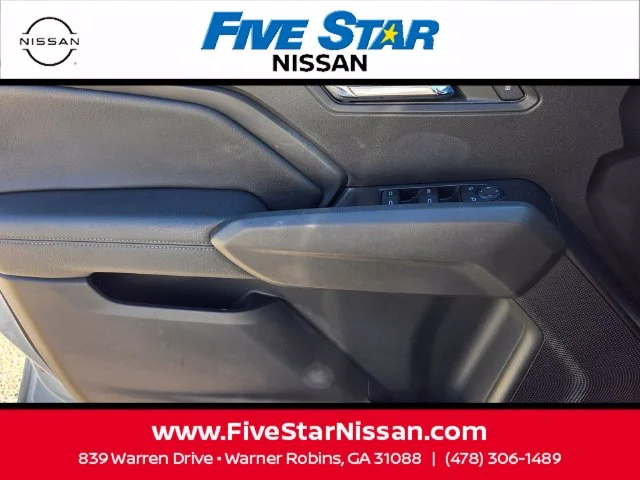 Used 2024 White GMC Elevation image 29