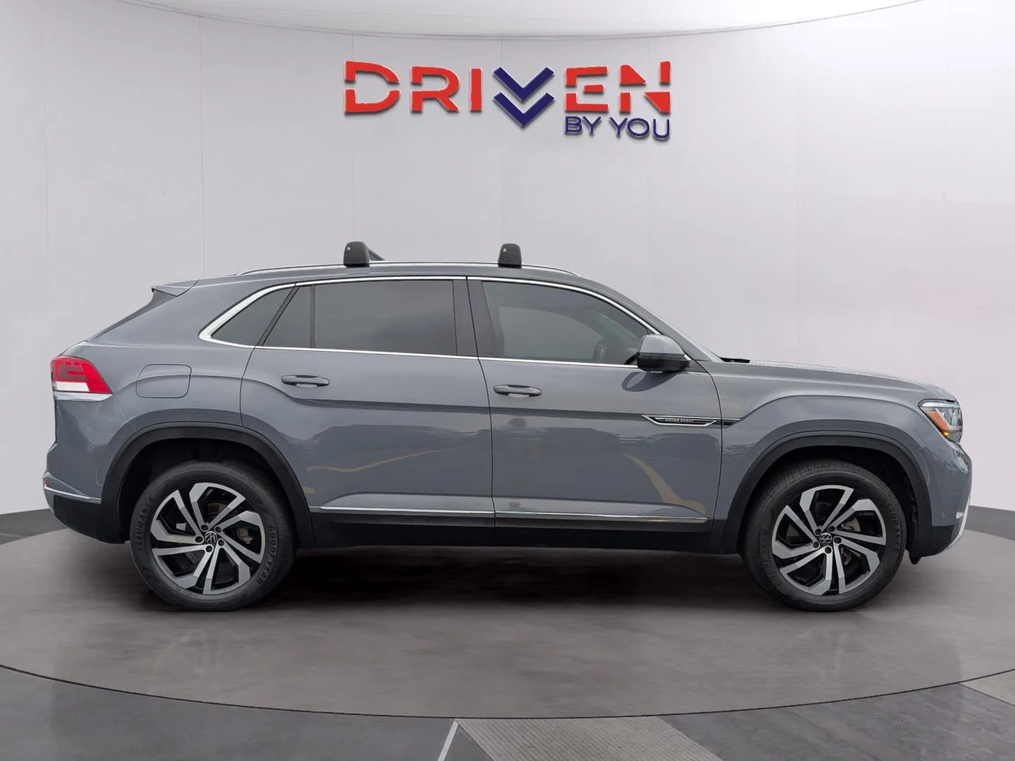 Used 2023 Pure Gray Volkswagen 2.0T SEL image 6