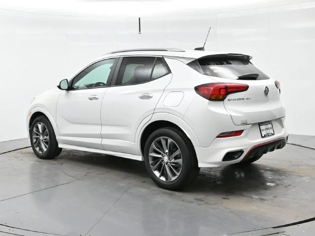 Used 2021 WHITE FROST TRICOAT Buick Preferred image 5