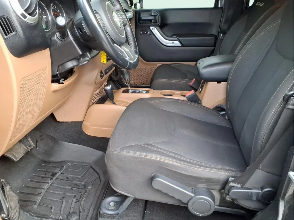 Used 2018 Gray Jeep Unlimited Sahara image 13