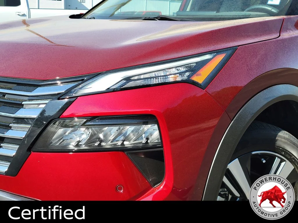 Used 2024 Red Nissan SL image 11