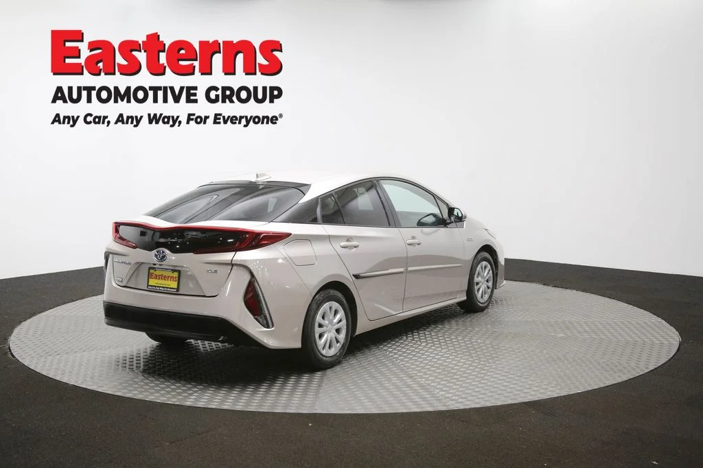 Used 2020 Gray Toyota XLE image 38