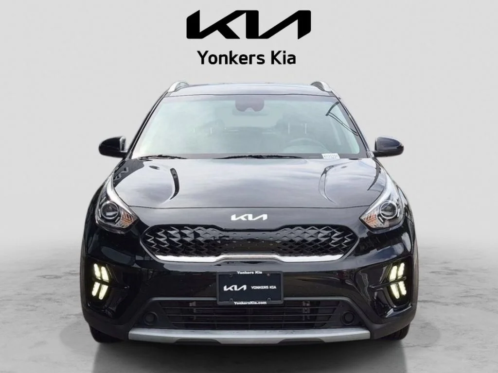 Used 2022 Black Kia LXS image 2