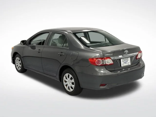 Used 2013 Gray Toyota L image 6