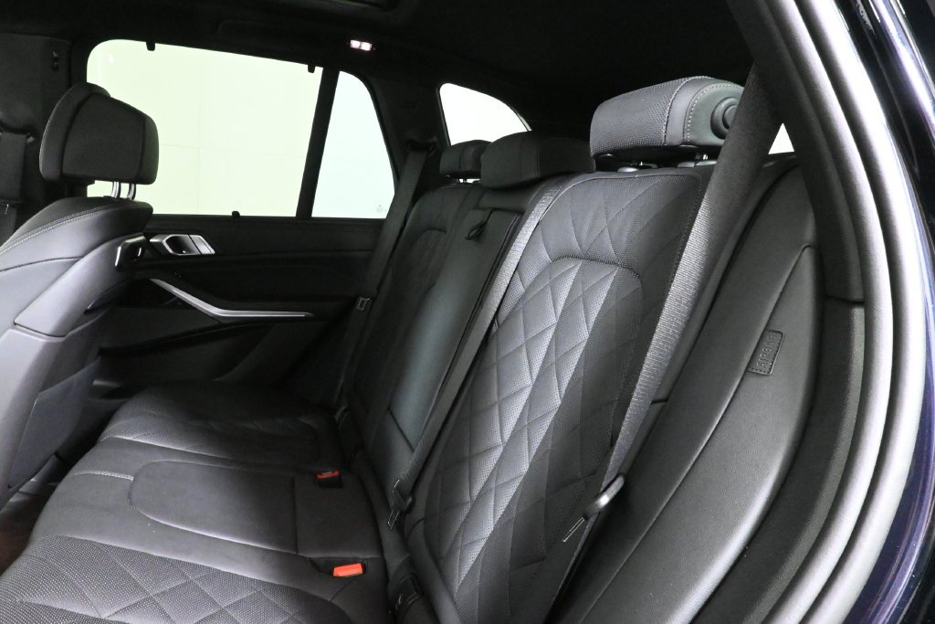 Certified Used 2024 Carbon Black Metallic BMW xDrive40i image 6
