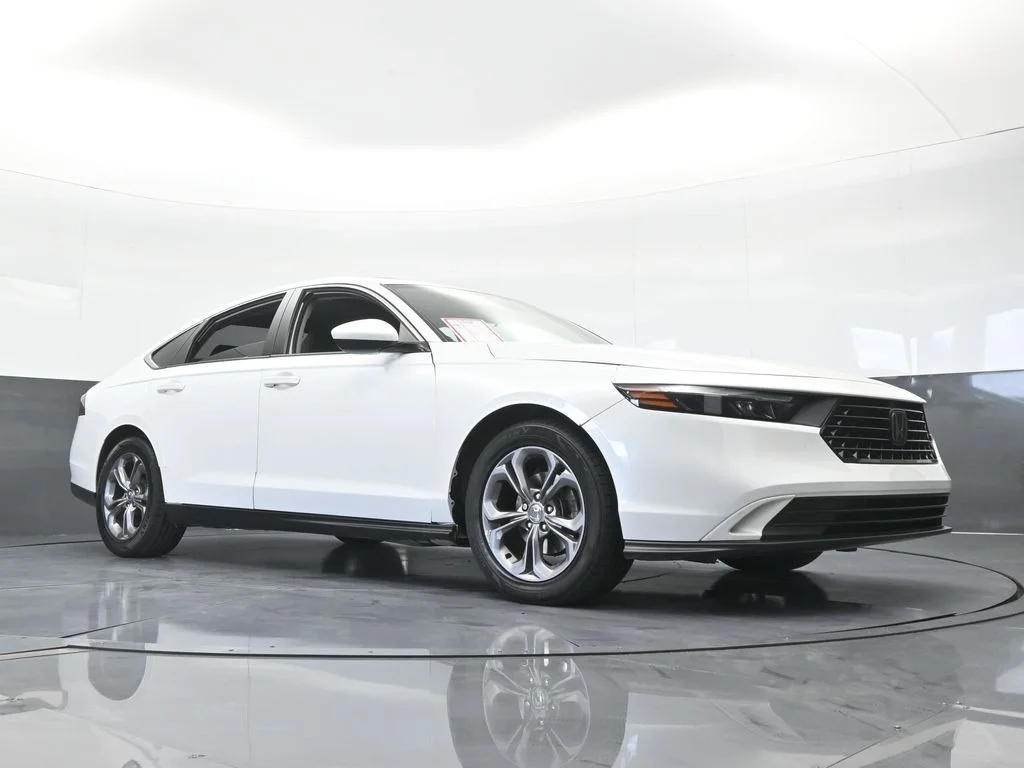 Used 2024 White Honda EX image 60