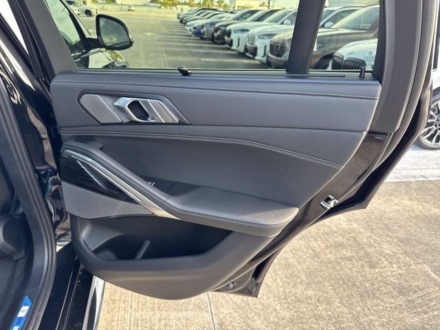 New 2027 Black Sapphire Metallic BMW xDrive40i image 10