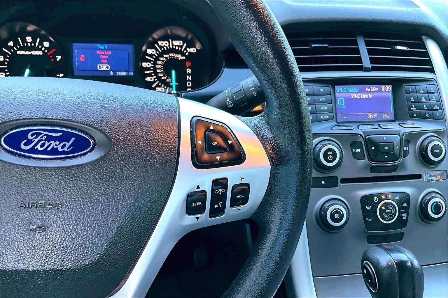 Used 2013 White Suede Ford SE image 25