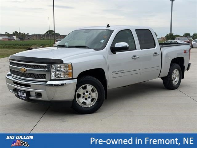 Used 2013 SILVER ICE METALLIC Chevrolet LT image 1