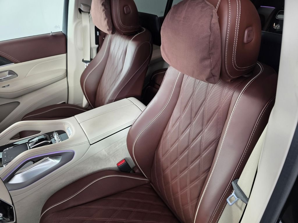 Certified Used 2025 Black Mercedes-Benz Maybach GLS 600 image 11