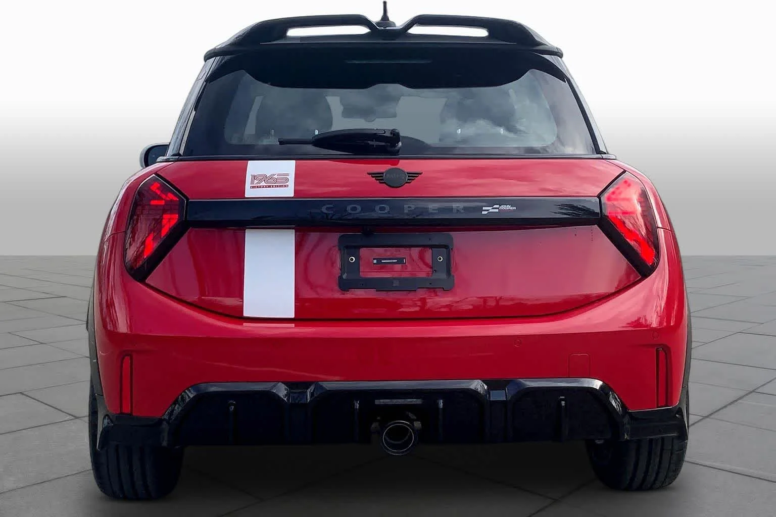 New 2026 Chili Red II MINI Iconic image 4