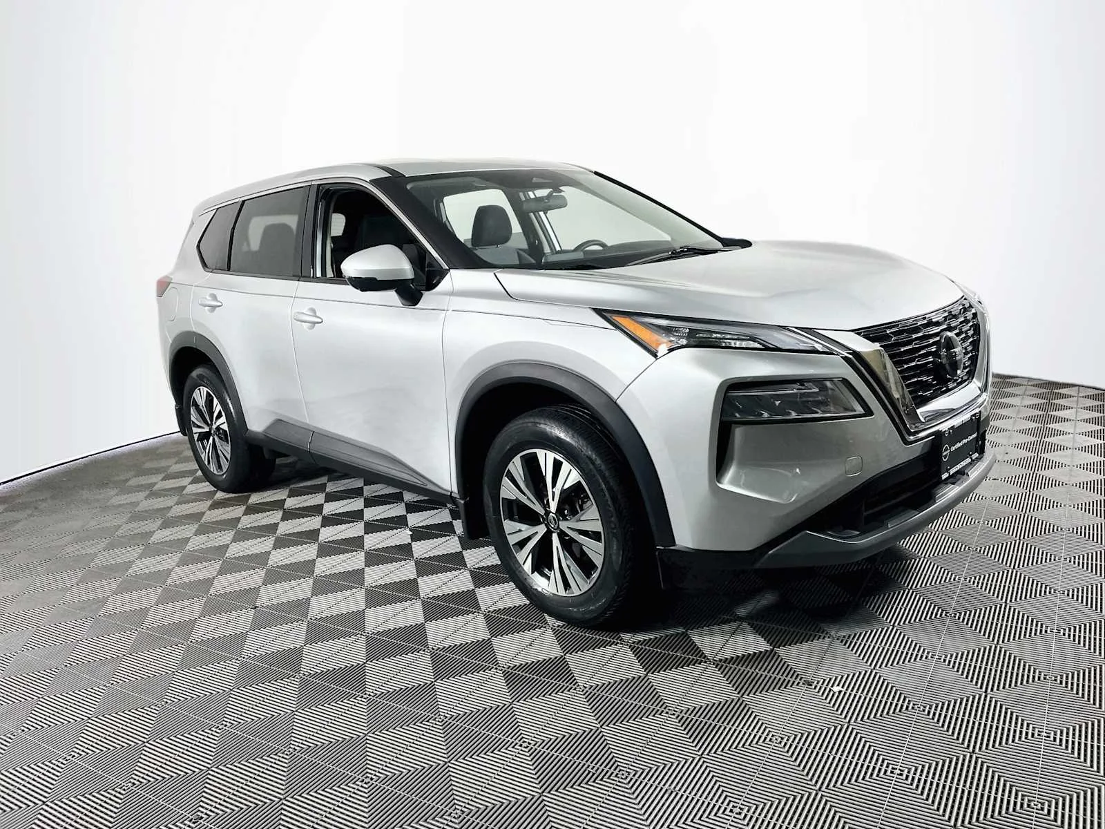 Certified Used 2021 Brilliant Silver Metallic Nissan SV image 3