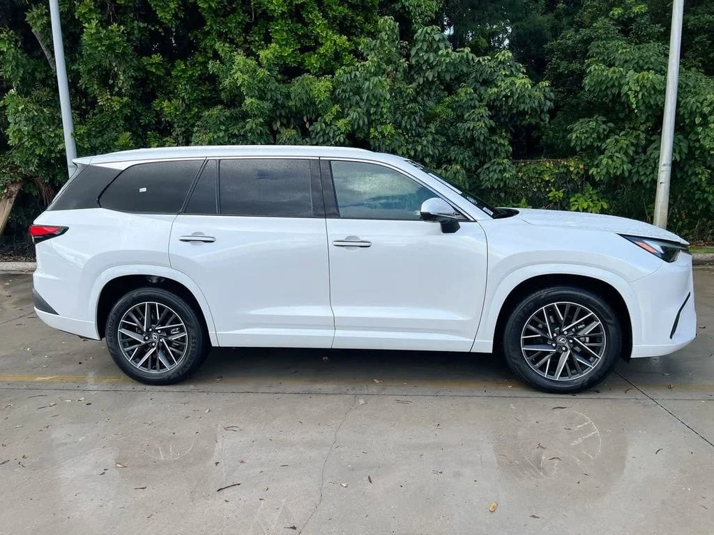 2025 Lexus TX Premium - Photo 8