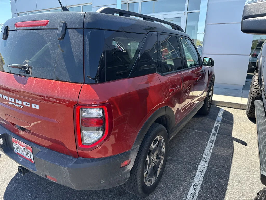 Used 2022 Hot Pepper Red Tinted Clearcoat Ford Outer Banks image 4