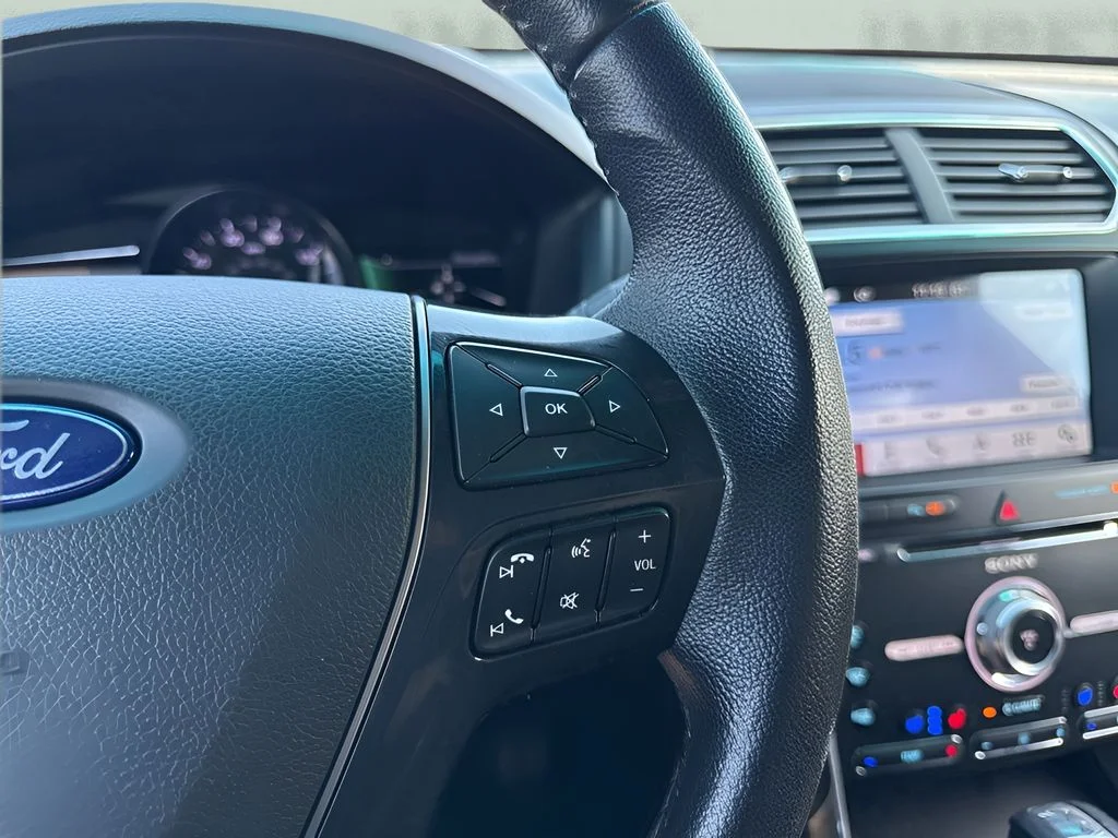 Used 2017 Silver Ford Limited image 18