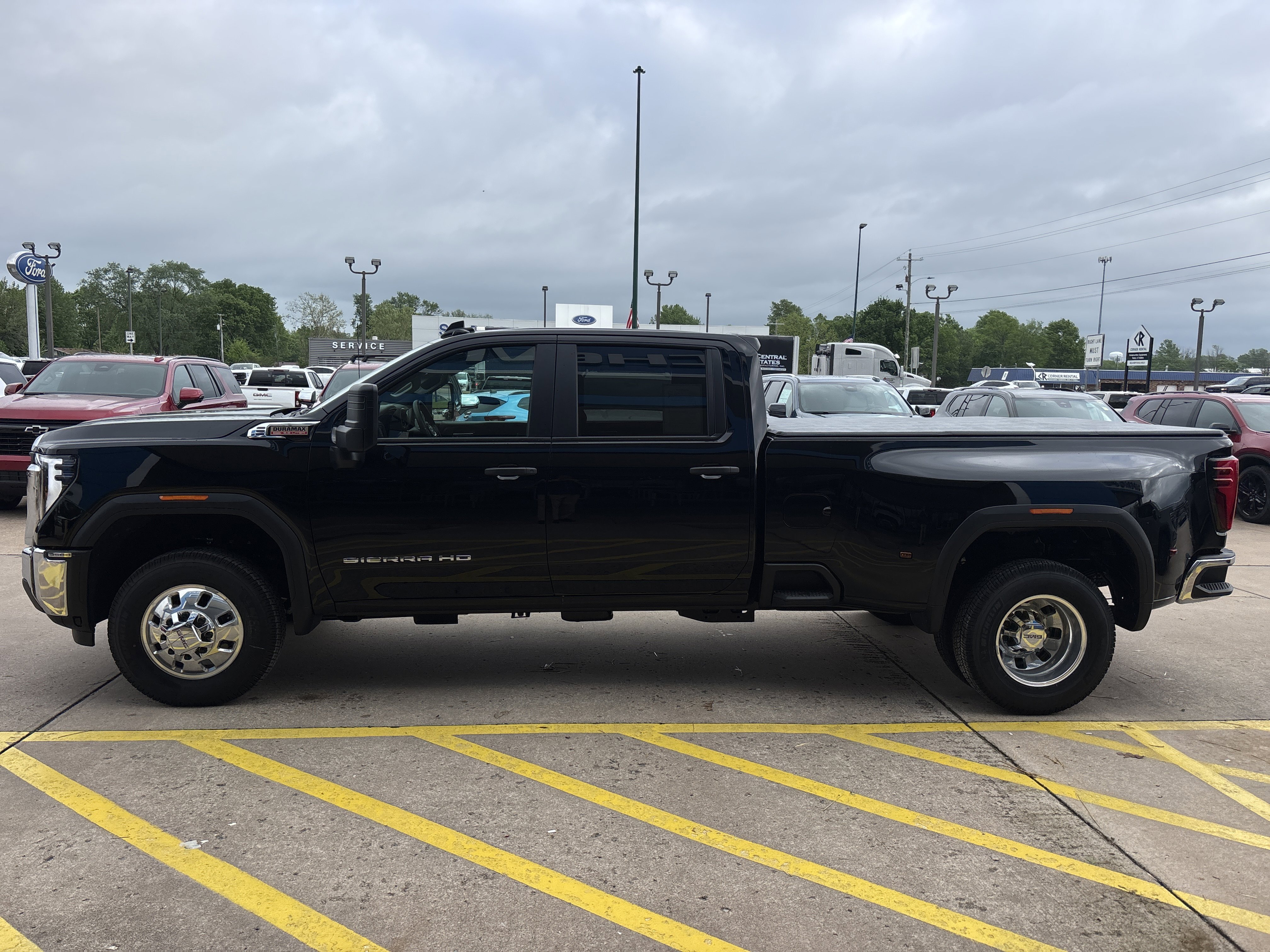 2026 GMC Sierra 3500HD Pro - Photo 10
