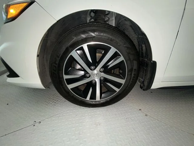 Used 2024 White Honda LX image 10
