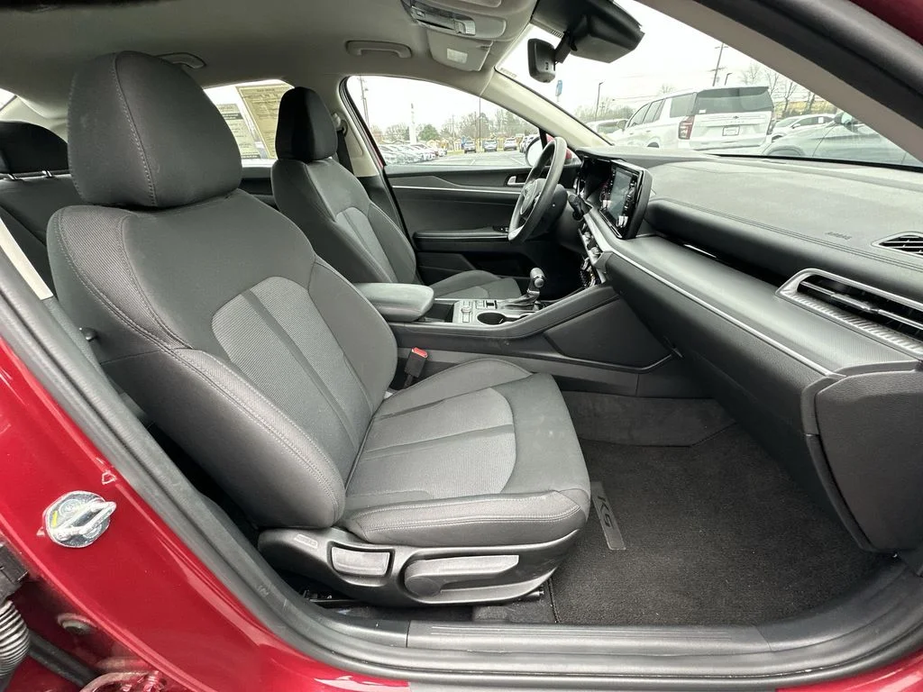 Used 2024 Red Kia LXS image 23