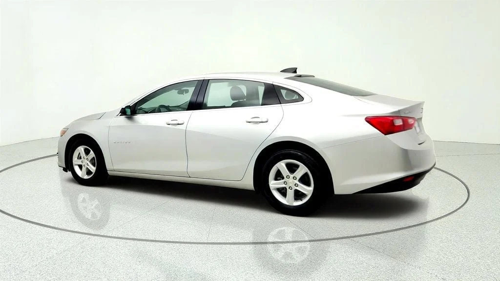 Used 2022 Silver Ice Metallic Chevrolet 4dr Sedan FL w/ Driver Confidence Pkg image 7