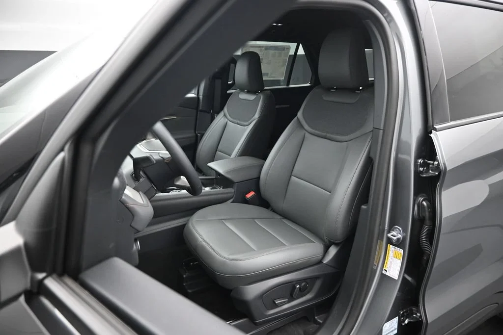 New 2027 Carbonized Gray Metallic Ford Active image 8