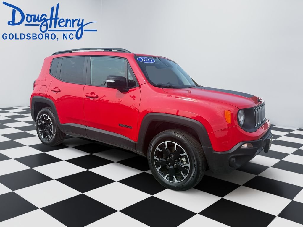 Used 2023 Red Jeep Latitude image 7