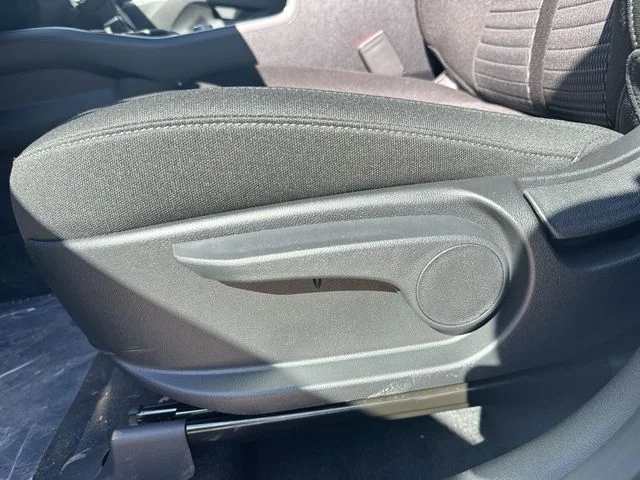 New 2026 White Pearl Kia LX image 16