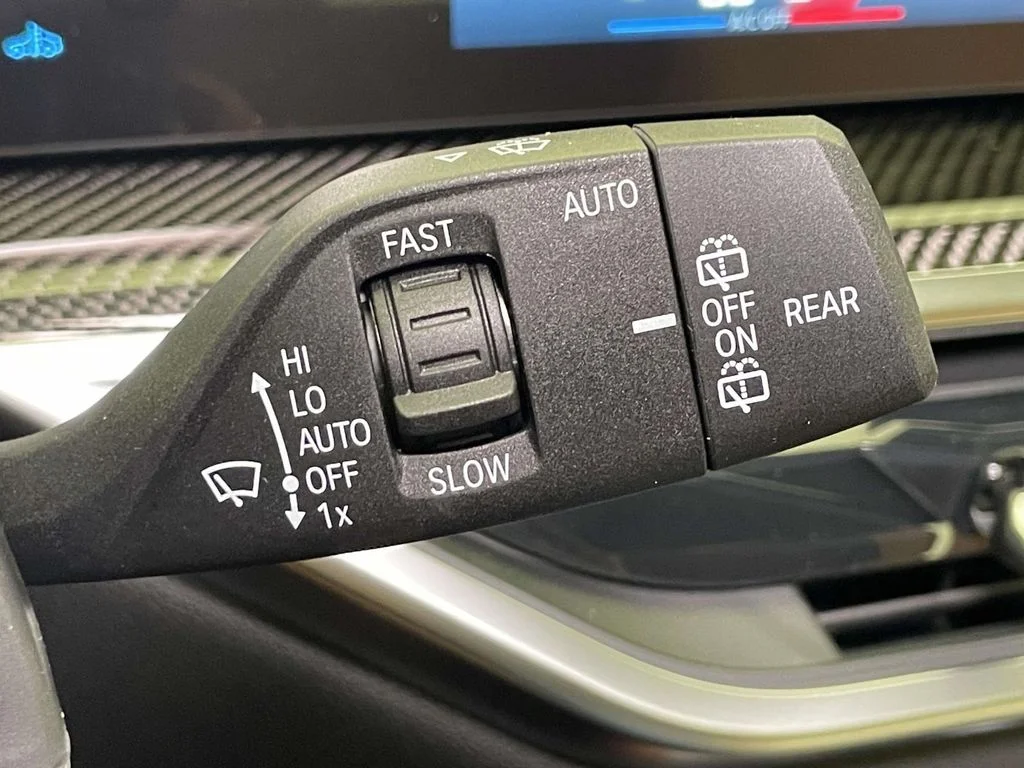 New 2026 Black BMW M60i image 37