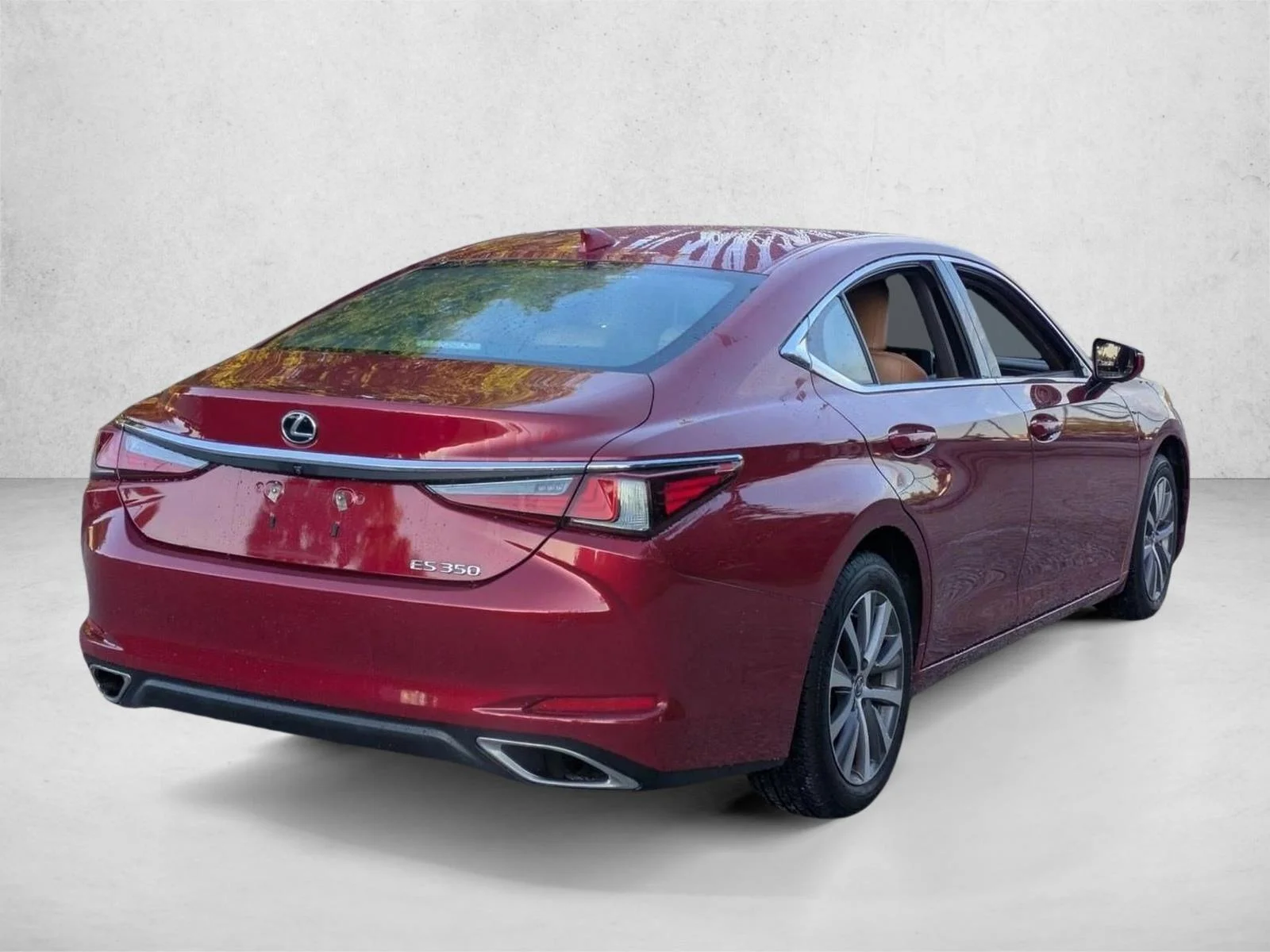Used 2019 Matador Red Mica Lexus ES 350 image 3