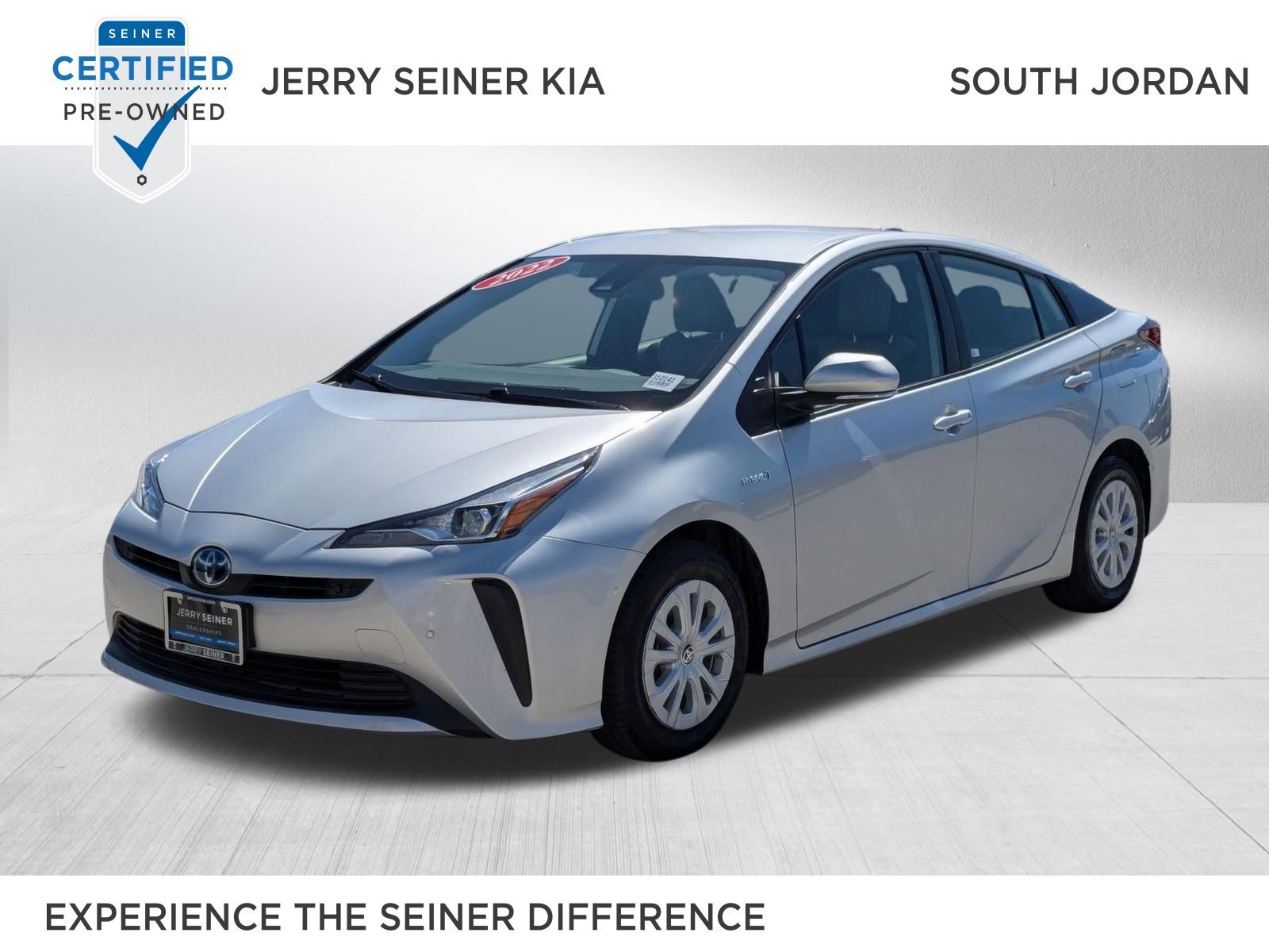 2022 Toyota Prius LE FWD's photo