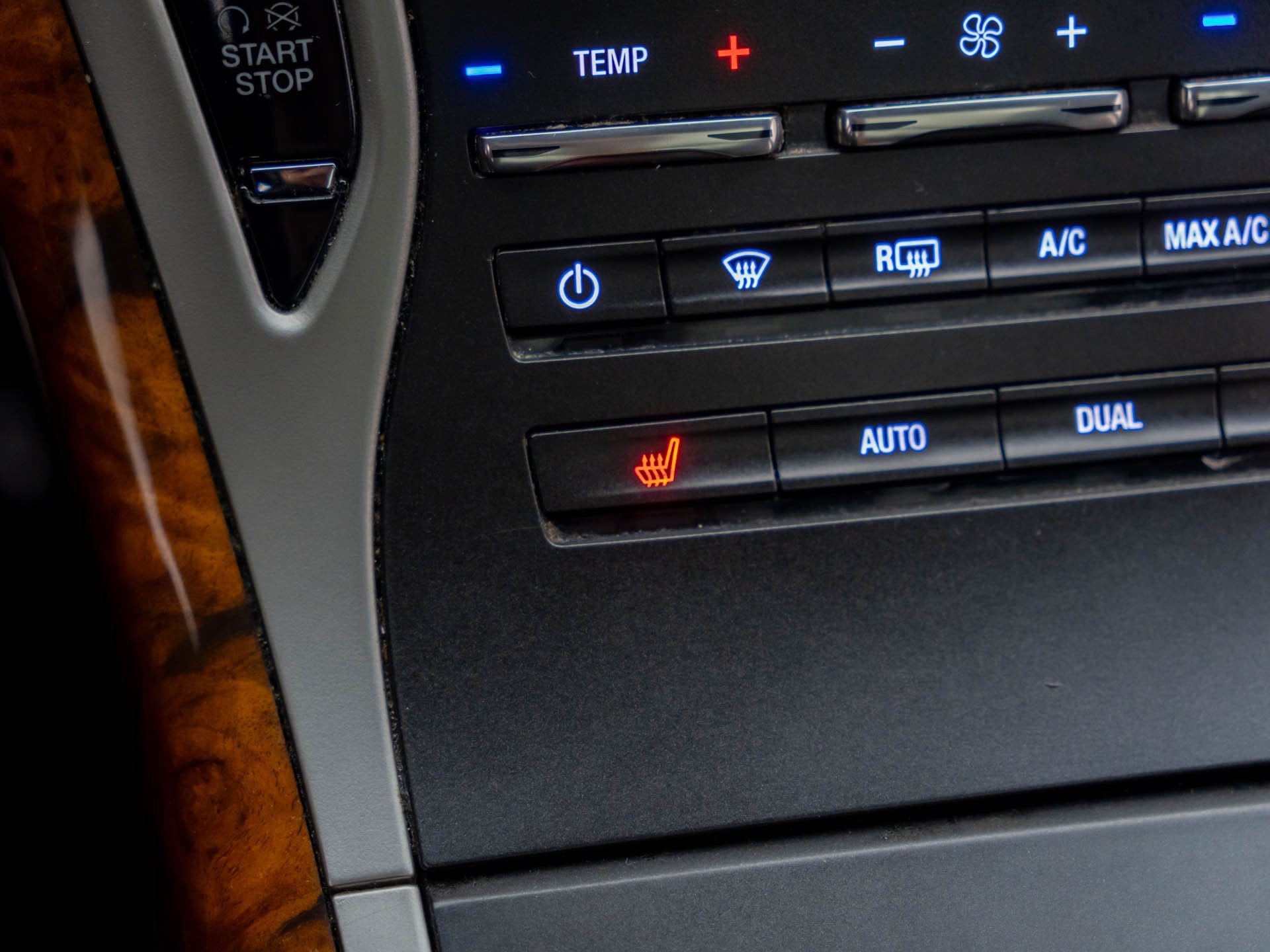 Used 2019 Black Lincoln Select image 22