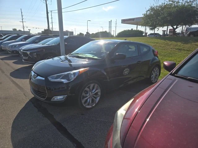 Used 2013 Black Hyundai Base image 2