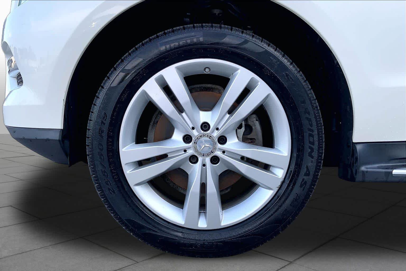 Used 2015 designo Diamond White Metallic Mercedes-Benz ML 350 image 11