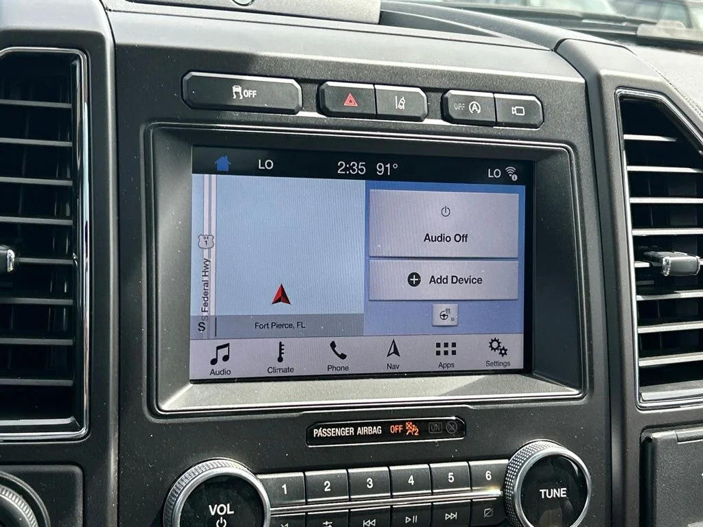 Used 2019 White Platinum Clearcoat Metallic Ford Limited image 31
