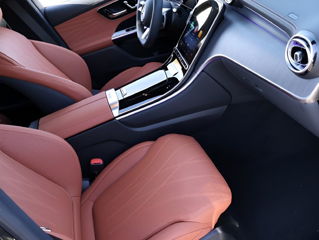 Used 2026 Graphite Grey Metallic Mercedes-Benz GLC 300 image 20