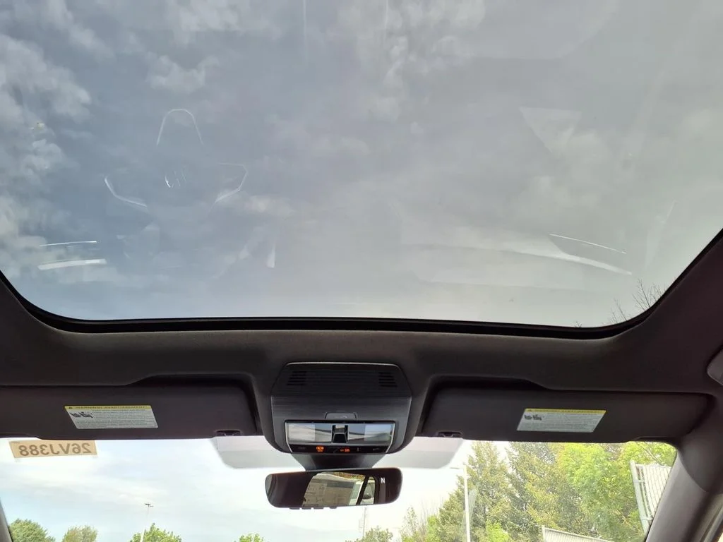 New 2026 Opal White with Black Roof Volkswagen Pro S Plus image 18