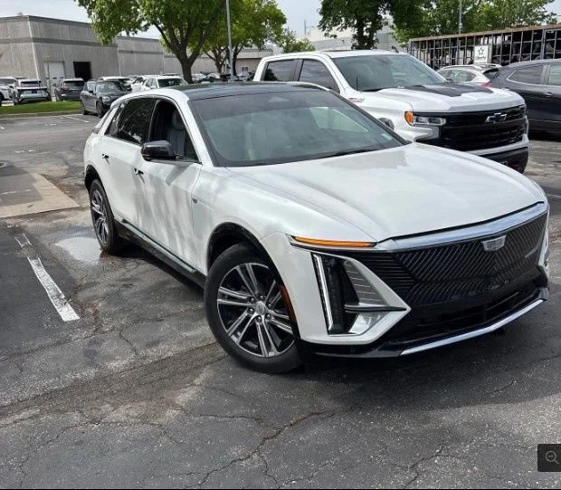 Certified 2024 Cadillac LYRIQ Luxury 2 with VIN 1GYKPRRLXRZ117089 for sale in Lone Tree, CO