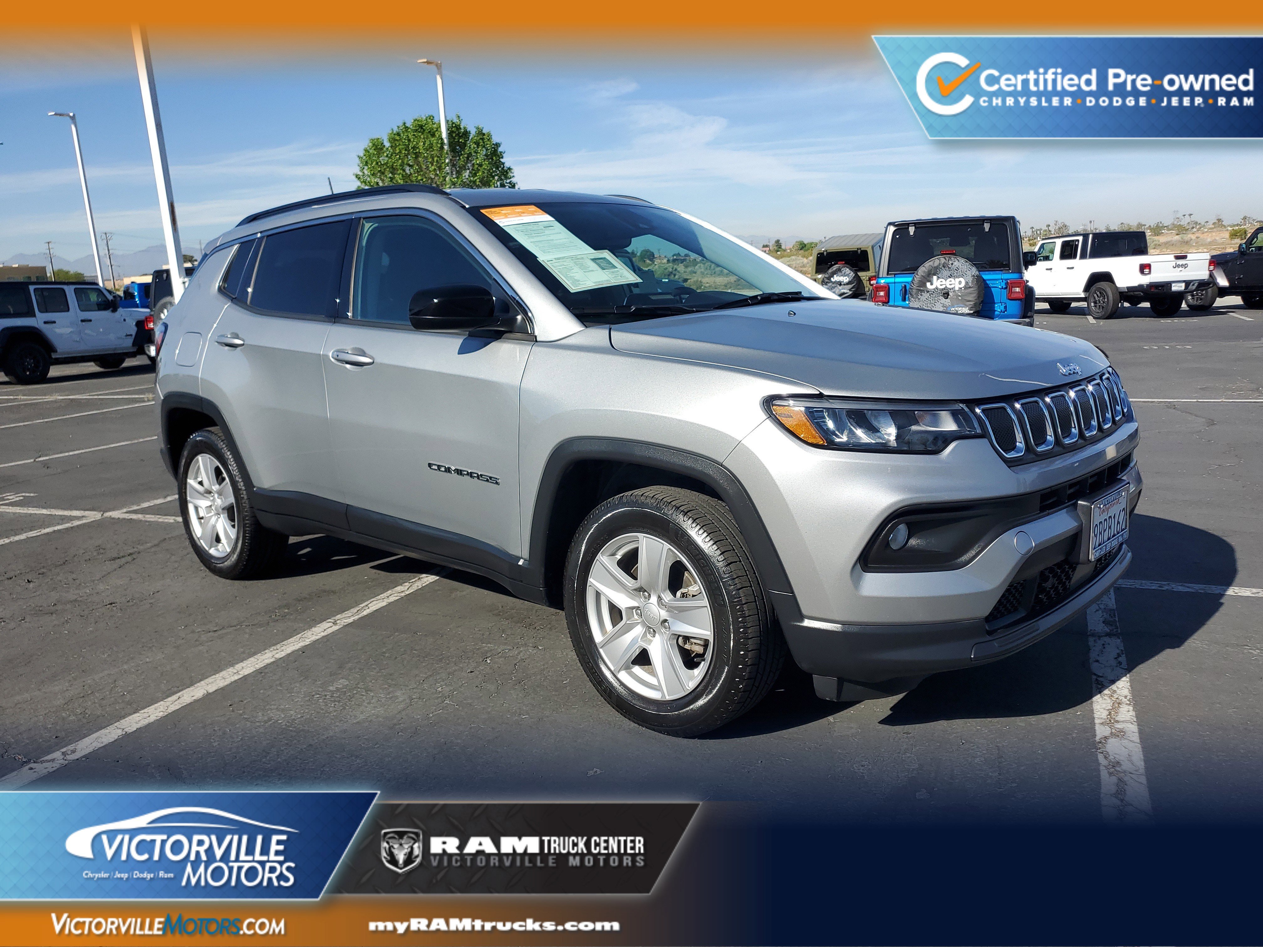 Silver 2022 Jeep Compass Latitude 4WD SUV / Crossover Four-Wheel Drive 9-Speed Automatic