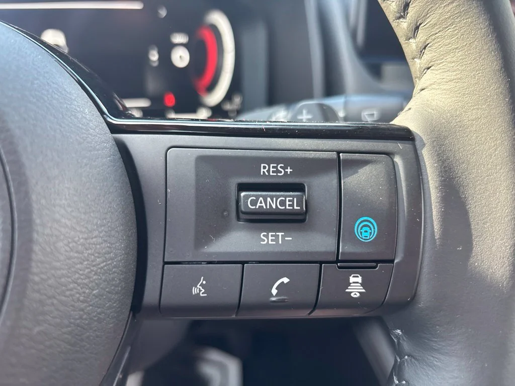 Used 2024 Gray Nissan Platinum image 22