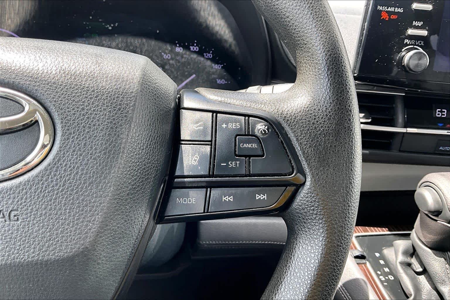 Used 2023 Ice Cap Toyota LE image 23