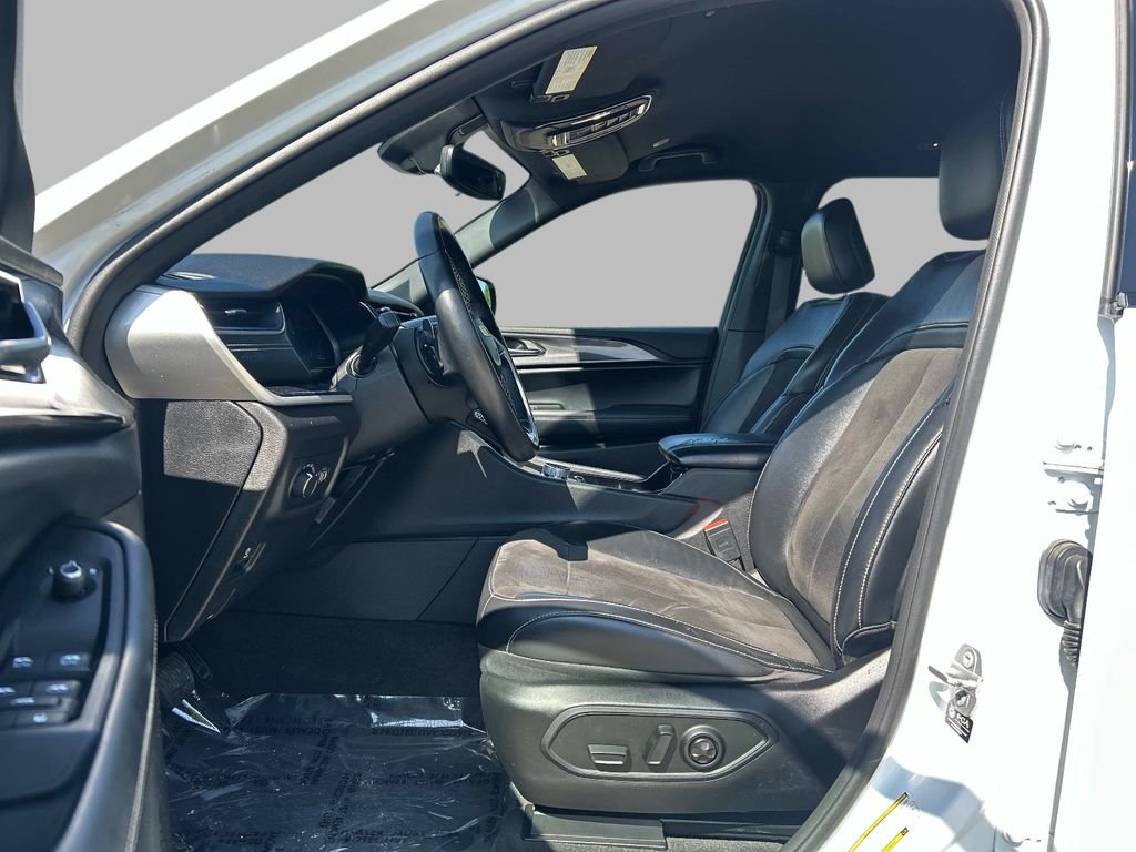 Used 2021 White Jeep Altitude image 14