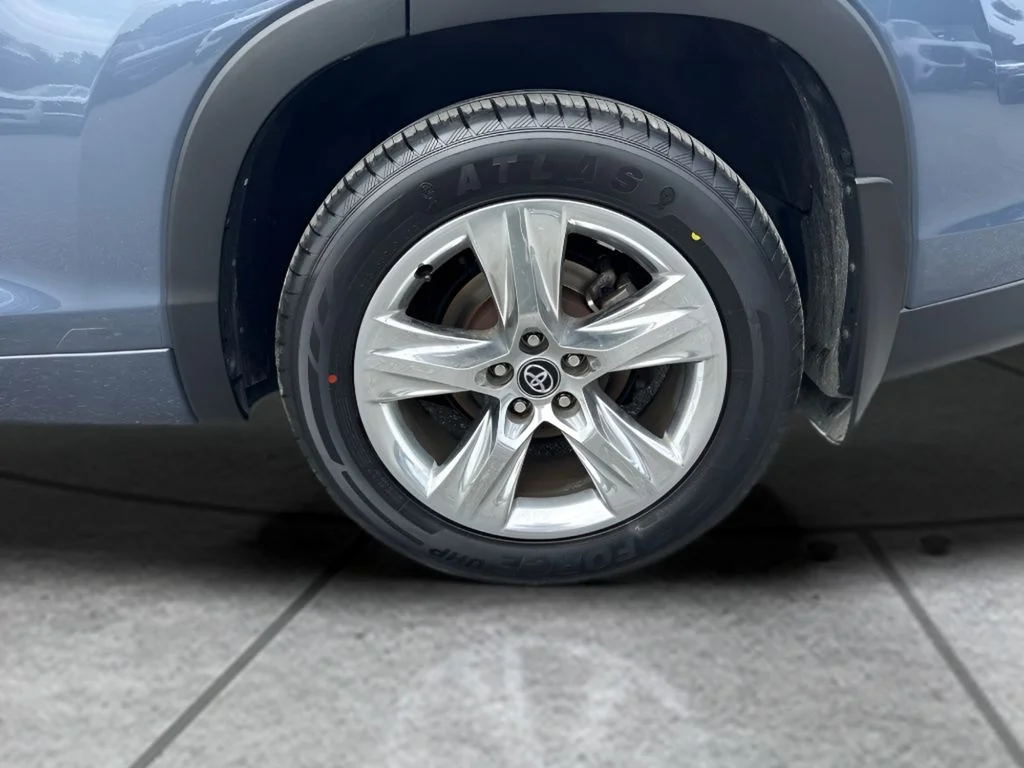 Used 2018 Blue Toyota Limited image 27