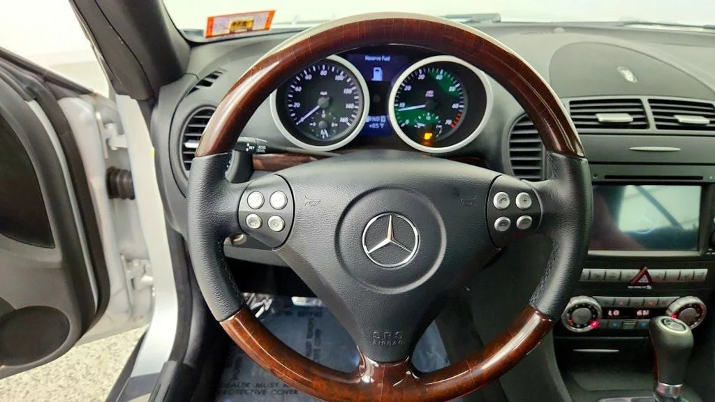 Used 2005 Iridium Silver Metallic Mercedes-Benz SLK350 Roadster 3.5L w/ Driver Adaptive Transmission & Wood Trim image 13