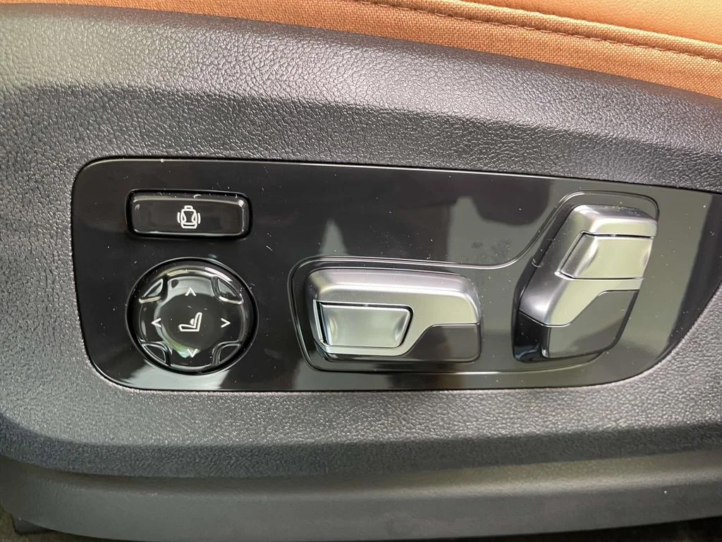 New 2027 Gray BMW xDrive40i image 14