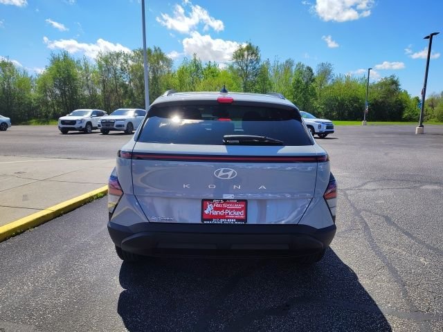 Used 2025 Gray Hyundai SEL image 6