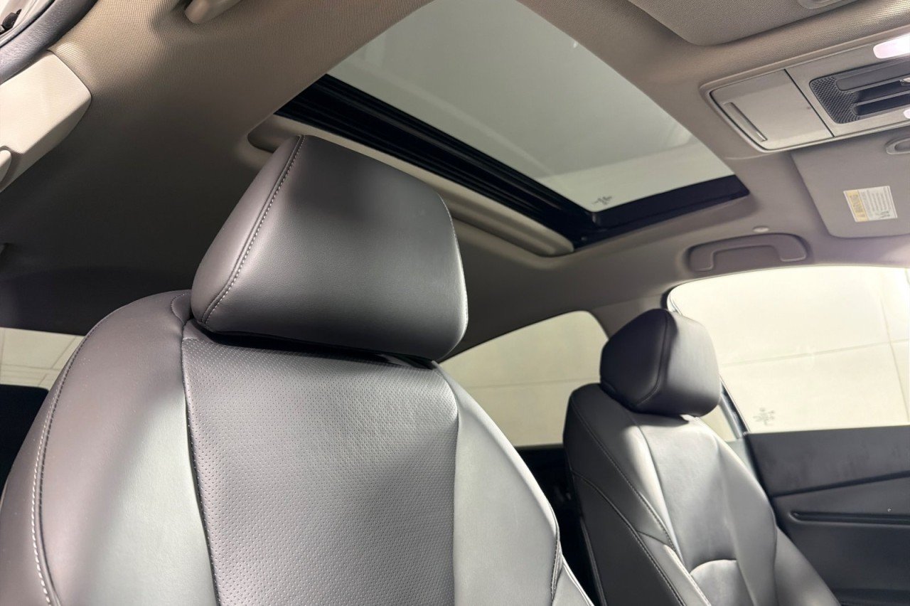 Used 2024 BLACK Honda Touring image 15