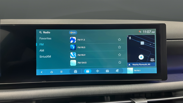Used 2025 Creamy White Pearl Hyundai SEL Convenience image 31
