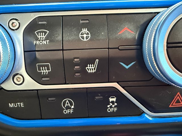 Used 2020 Black Jeep Overland image 24