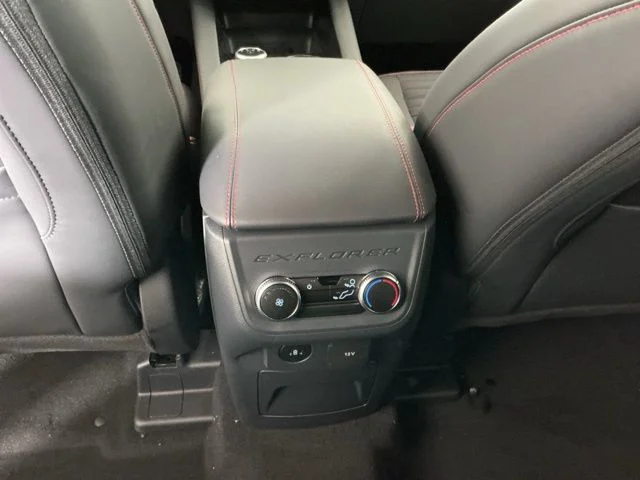 New 2026 Space White Metallic Ford ST-Line image 27