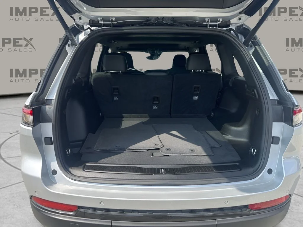Used 2024 Silver Jeep Altitude X image 27